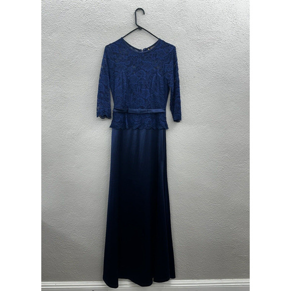 Miusol Womens Dress Size Small Navy Blue Formal Full-Length Lace Top SilkyBottom - Picture 1 of 14